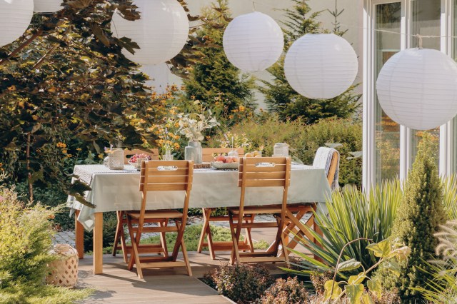 Eco-Friendly Catering Options: How to Serve Delicious Food at Your Green Party
